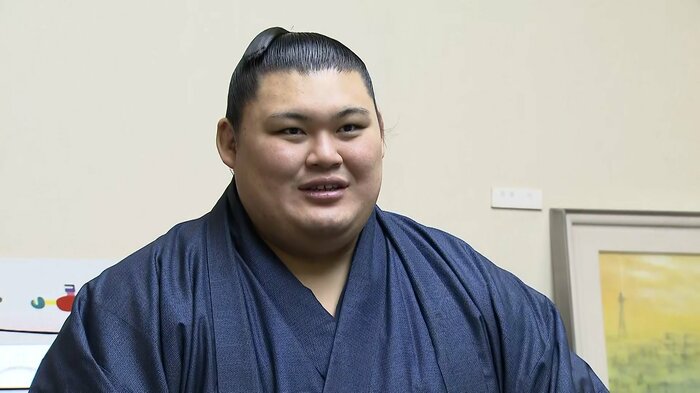 インタビューに応える大の里