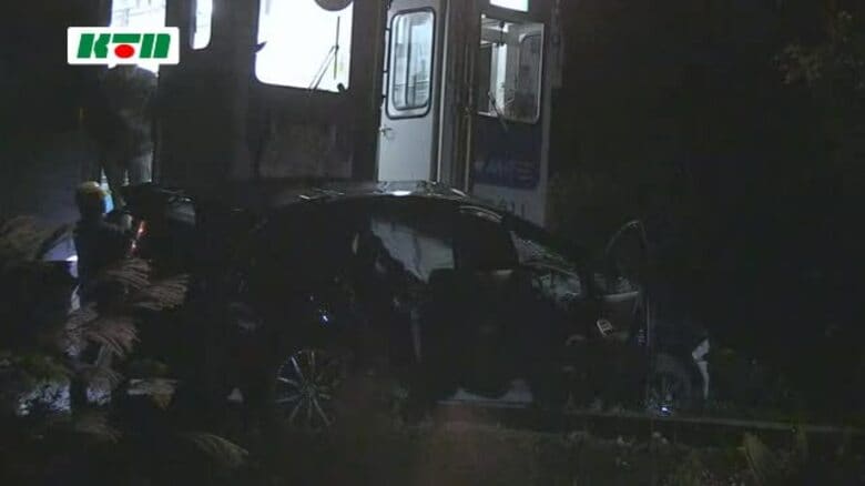 【続報】佐世保市の松浦鉄道の踏切で車が列車に衝突…佐世保～佐々間で6日の運転見合わせ｜FNNプライムオンライン