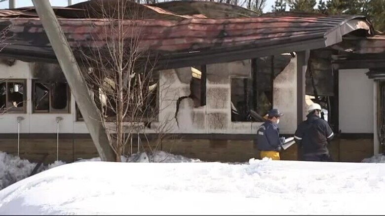 焼け跡から１人の遺体発見　八幡平市で住宅全焼　岩手県｜FNNプライムオンライン