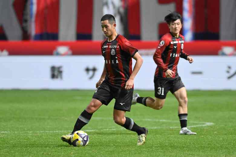 【コンサドーレ】途中出場バカヨコの同点ゴール！青木が芸術的な直接フリーキックで劇的な逆転勝利。ホームでは約1ヵ月ぶりの勝利をサポーターに届けました｜FNNプライムオンライン