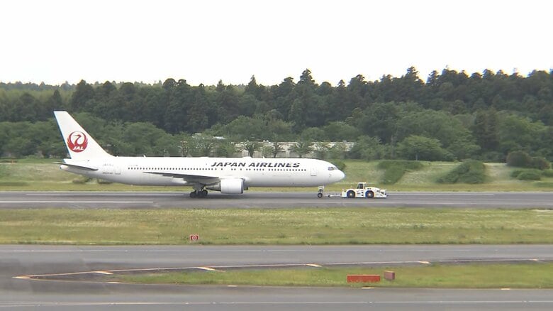 JAL旅客機タイヤ不具合で緊急着陸　羽田滑走路に破損判明　「金属板」が浮き上がり　関連を調査｜FNNプライムオンライン