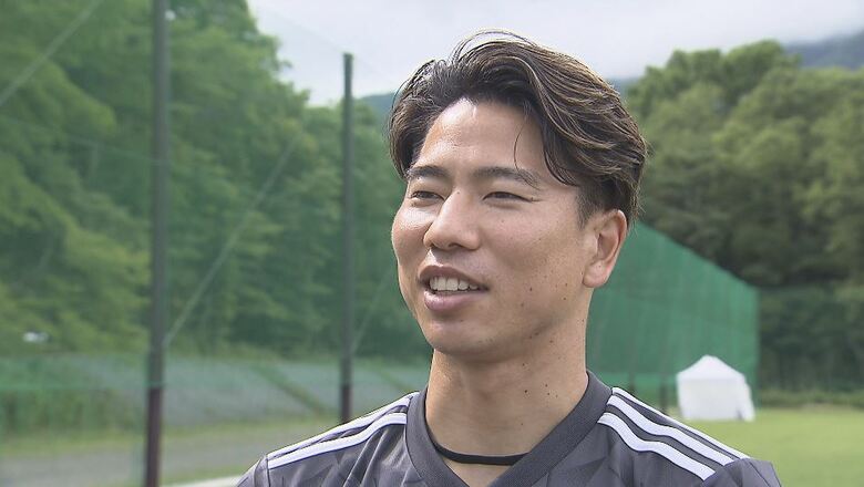 サッカー・浅野拓磨選手「ワールドカップに向けて頑張る」　前回大会は日本代表として活躍　長野市でトレーニング｜FNNプライムオンライン