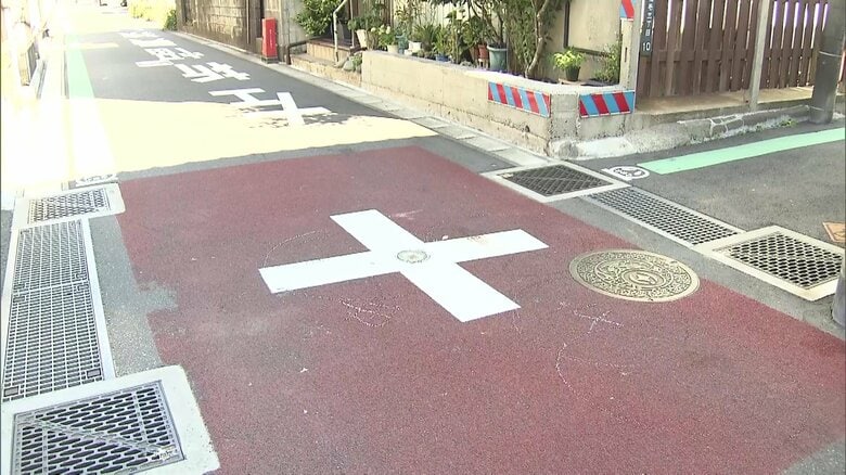 【何が】キックボードに乗った小学校低学年男児が交差点で車にはねられる…頭など強く打ち重傷　運転手「急に飛び出してきた」　千葉市｜FNNプライムオンライン