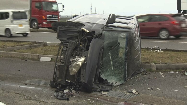 死亡した親子が乗車していた軽自動車（7日）