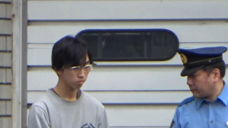 20日午前送検された宝田真月容疑者（22）