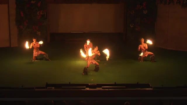 ファイヤーナイフダンス