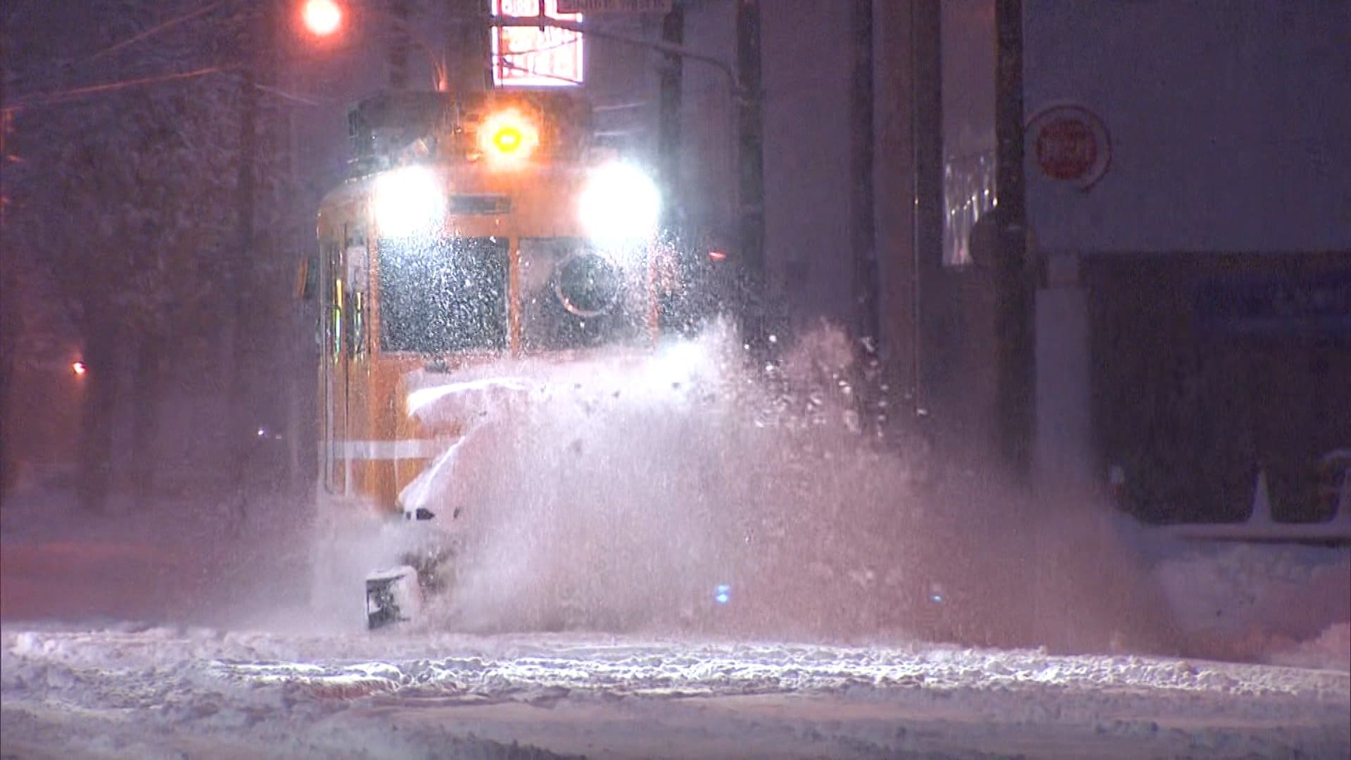 「ササラ電車」が今シーズン初出動…北海道札幌市で今季初の積雪を観測　台風26号は来週半ばに沖縄や奄美に影響か