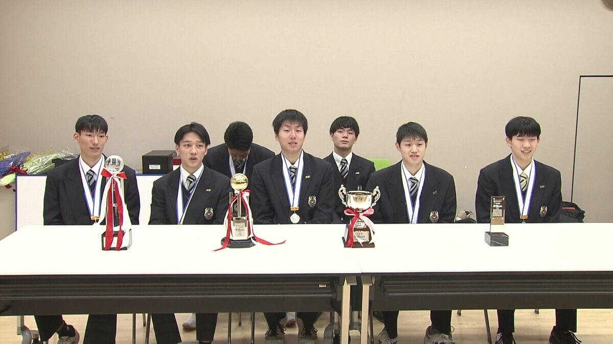 春高バレー】選手全員「福井っ子」で準優勝 県勢初の快挙 工大