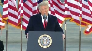 トランプ前大統領 「愛国者の党」立ち上げか