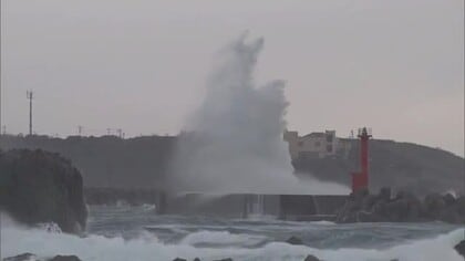 暴風・高波に警戒を！15日も交通への影響続く見込み　ジェットフォイルは終日欠航【新潟】