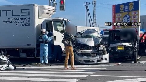 交差点で乗用車やトラックなど6台絡む事故…男性1人死亡　男女6人が重軽傷　千葉・館山市