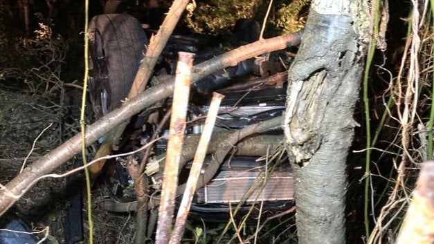 車内から発見の男性は死後数日が経過