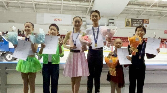 ノービスアイスダンス表彰台(全日本ノービス選手権)