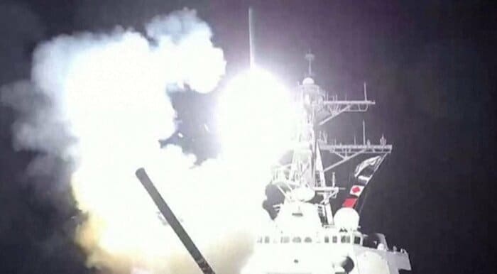 米海軍の駆逐艦から発射されたトマホーク巡航ミサイル(資料写真)