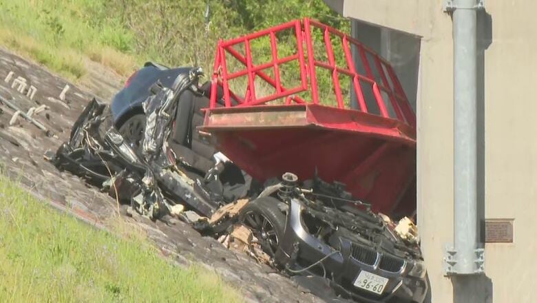 かなりスピード出ていたか…車が転落、水門に衝突　19歳と20歳の技術専門校の訓練生3人が死亡　1人意識不明の重体　通報「損傷が激しく救出できない」｜FNNプライムオンライン