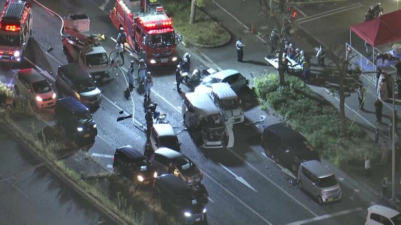 車に取り残された1人救出も死亡確認…片側3車線国道で車12台絡む多重事故　15人けが　兵庫・加古川市｜FNNプライムオンライン