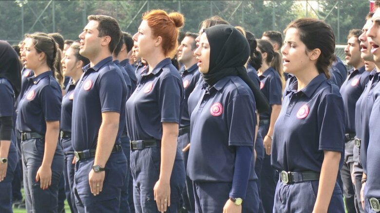 イスタンブール史上初の女性消防士が誕生