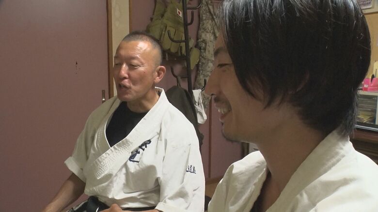 大道塾・長岡支部長　遠藤英さん（左）