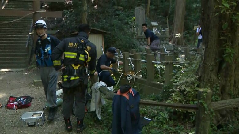 救出準備に取りかかる消防隊員