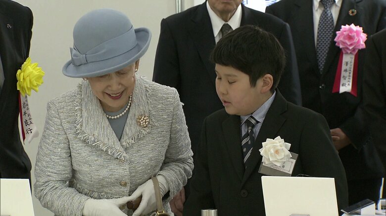 恩賜記念賞を受賞した正能佳明さん（小4）