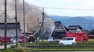 「軒先が燃えている」富山・砺波市の散居村で住宅火災、けが人なし　警察と消防が出火原因調べる