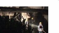 亡くなったのは1人暮らしの男性か…鉄骨2階建て住宅が全焼する火事 焼け跡から60〜70歳とみられる男性を発見も死亡