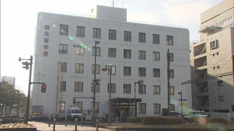 3歳女の子の裸をメガネ型隠しカメラで盗撮しようと…34歳会社員の男逮捕　父親と温泉施設の男湯に　警察が余罪捜査