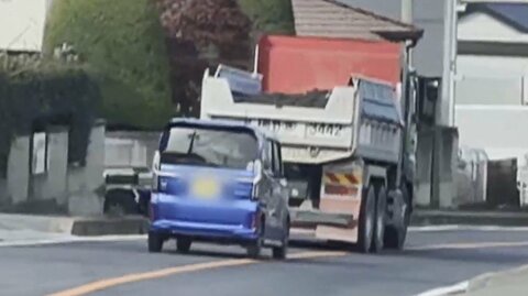 【独自】軽乗用車が“あおり運転” 対向車線にはみ出してダンプカー追い抜き 「強引で危ない運転」の一部始終　長野市