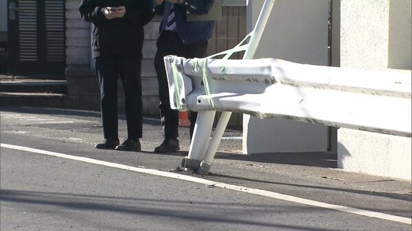 重症の外国人を車内に残し運転手逃走か…埼玉・川口で乗用車がガードレールに衝突 「事故に関与した」男性出頭も逃げた同乗者いるとみて行方追う |FNNプライムオンライン