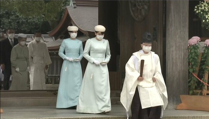 眞子・佳子さまがマスク姿で明治神宮参拝