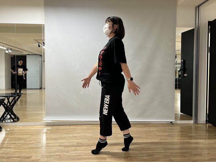 つま先立ちウォーク