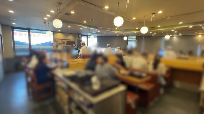 席数は変わらないため行列ができても売り上げは変わらない