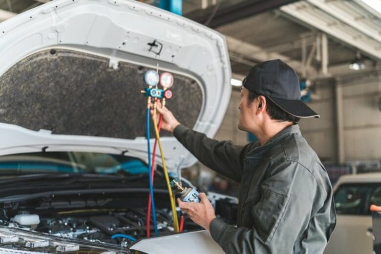「整備士がいない」車整備で淘汰急増、24年度は445件が消滅　整備業者の2割が「赤字」　部品高騰も重荷