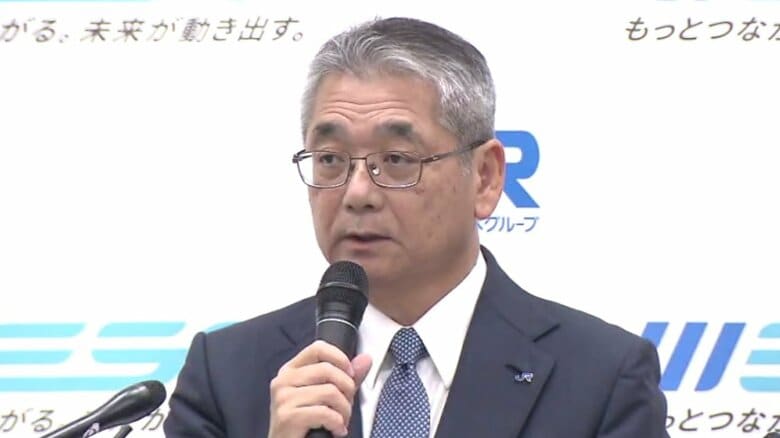 JR西日本　列車が「停車するはず」の駅を通過　背景に「大雨によるダイヤ乱れで1時間ほどしか仮眠できず」　社長「災害などで乗務員が休養できず、代替の要員が出せない場合には列車を運休させることも」｜FNNプライムオンライン