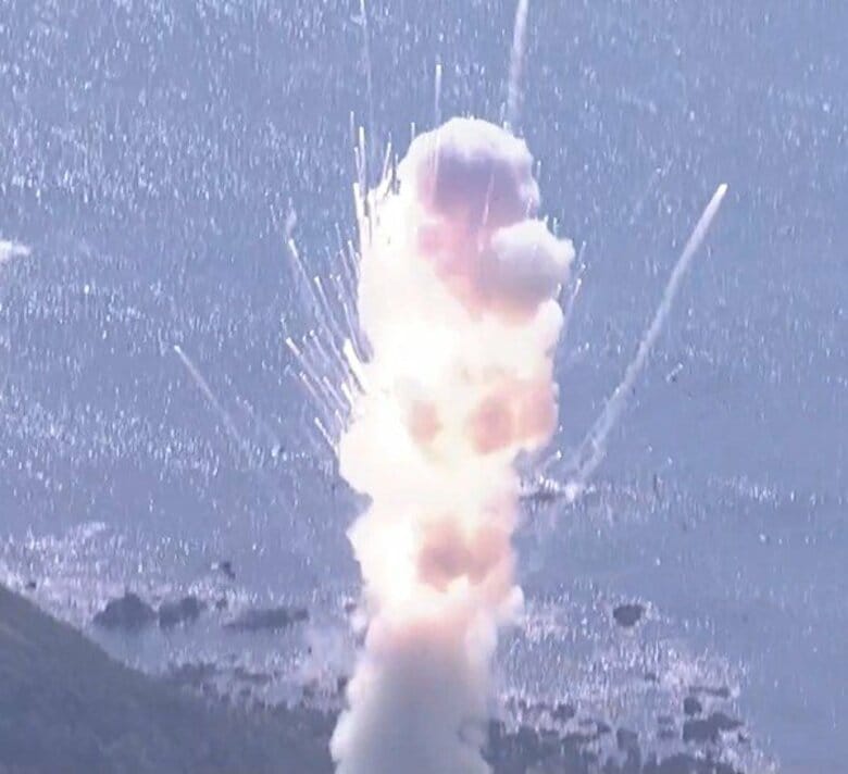 【速報・爆発の瞬間】ロケット「カイロス」発射後爆発　延期続き“6度目の正直”も打ち上げ成功ならず｜FNNプライムオンライン