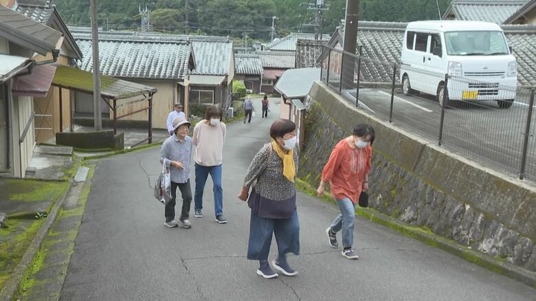 最大17mの津波の予想…三重県尾鷲市で南海トラフ巨大地震に備える大規模な防災訓練 住民らが高台への避難経路を確認｜FNNプライムオンライン
