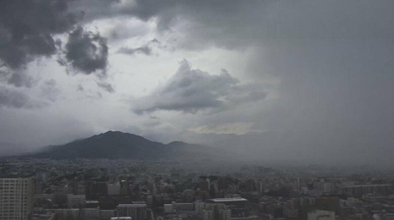 福岡で落雷や竜巻・急な強い雨に注意　22日夜遅くにかけて　大気の状態が非常に不安定に　局地的に積乱雲が発達のおそれ　気象台｜FNNプライムオンライン