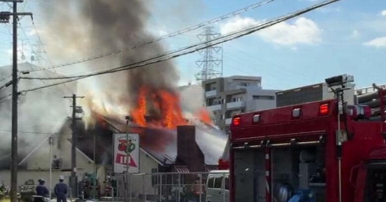 【速報】ファミリーレストランで火事　開店作業中に出火か　店内にいた店員は全員無事確認　大阪・吹田市｜FNNプライムオンライン