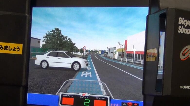 自動車教習所で自転車教室開催　地域住民ら80人が自転車の安全な乗り方など学ぶ　千葉県警｜FNNプライムオンライン