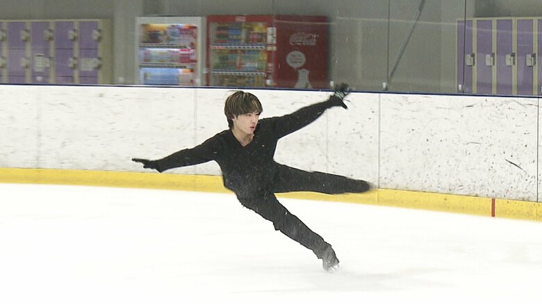 ジャンプの練習に励む三浦