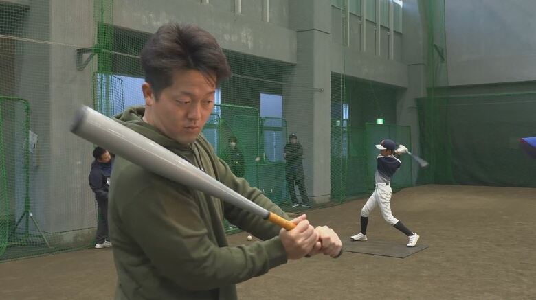 野球教室で中学生に指導（2025年11月）