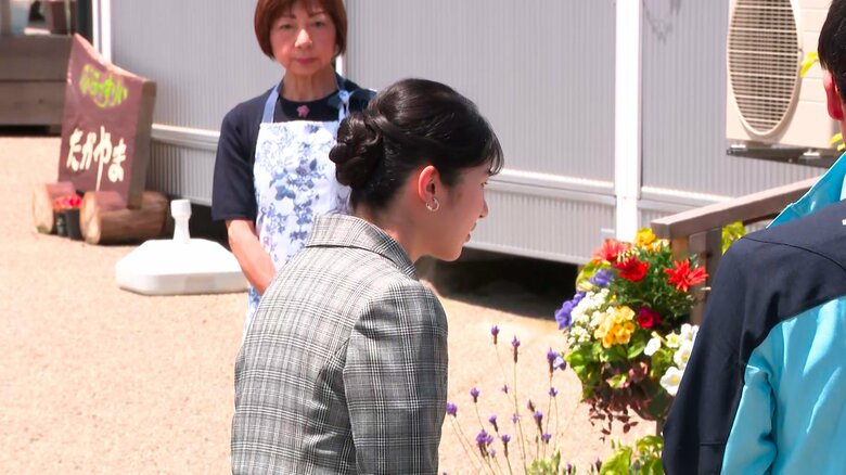 志賀町「道の駅とぎ海街道」で仮設店舗を視察された