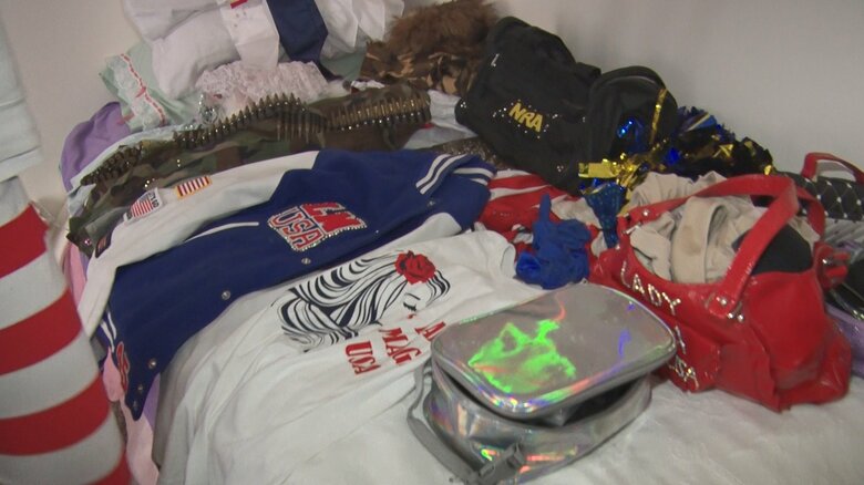 ドラァグクイーン用の衣装は15着以上あるという