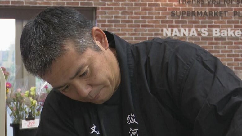 マグロの解体をする松浦志保さん