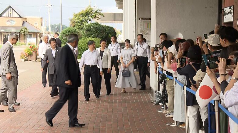 那須塩原駅に到着した天皇ご一家