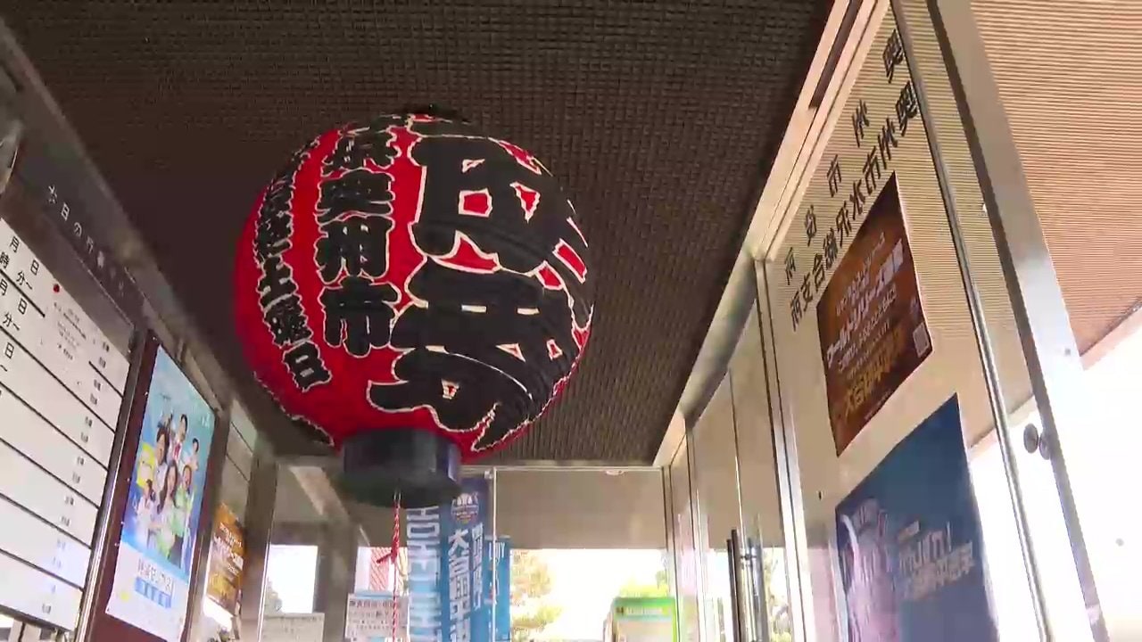 日高火防祭へ向け大提灯を設置　春を彩る祭り開催前にPR　岩手県奥州市