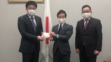 安倍首相が揶揄に使った“アサヒノマスク” 「総理も使って!」地元市長が“直訴”で語ったこと