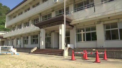 「倒れたポールが頭部直撃」学校訪問中の57歳養護教諭が「ドクターヘリで緊急搬送」されるも4日後に死亡　小学校敷地内でタクシーが掲揚ポールに衝突【岩手発】