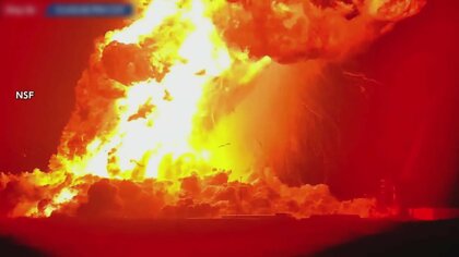 【衝撃】「ワオ！」イーロン・マスク氏率いるスペースXが開発中の大型宇宙船「スターシップ」が試験中に爆発し炎上…原因不明でけが人なし　アメリカ・テキサス州