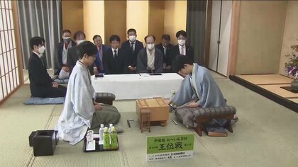 “全タイトル制覇”目指し…藤井七冠が「王位戦」の大一番　21歳初対局の勝負メシは「海鮮ちらし」